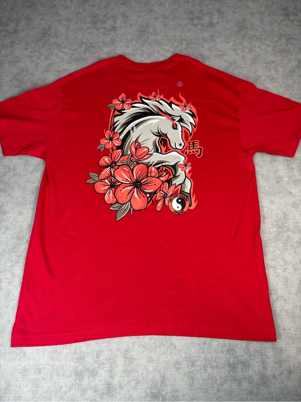 T&C Surf Hawaii Horse Floral Graphic T Shirt Red Large NWT Double Sided